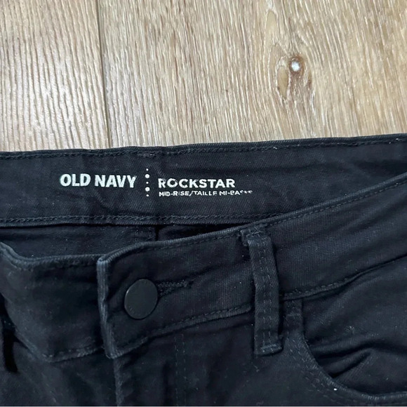 Old Navy Rockstar Mid-Rise Women's Black Skinny Denim Jeans Size 4 Tall GUC - Picture 3 of 8